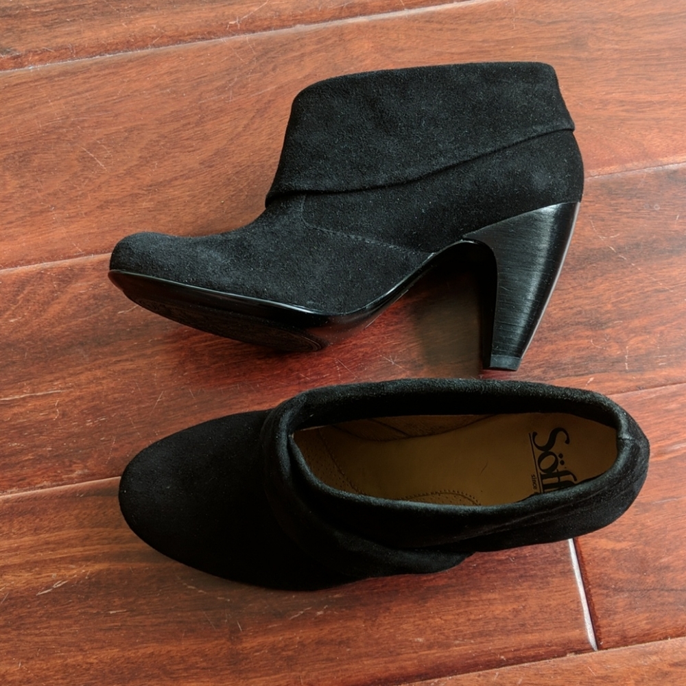Women's Sofft short booties